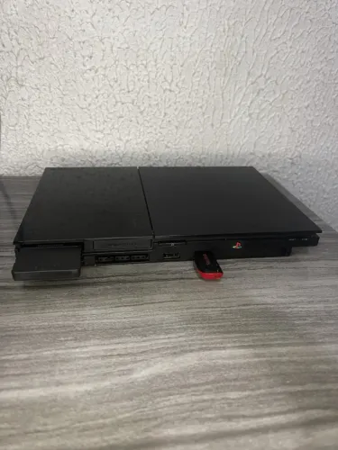 PLAYSTATION 2 EM ÓTIMO ESTADO - COMPLETO