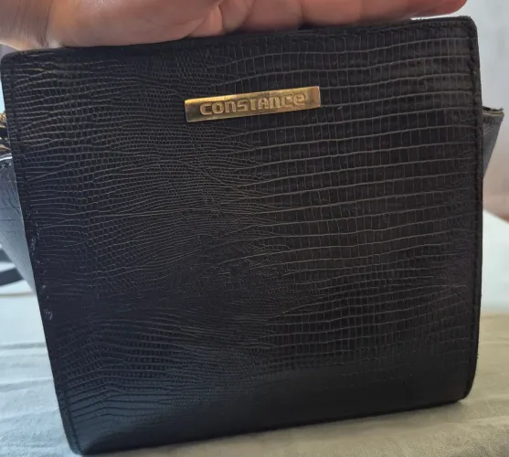 Bolsa lateral preta marca constance