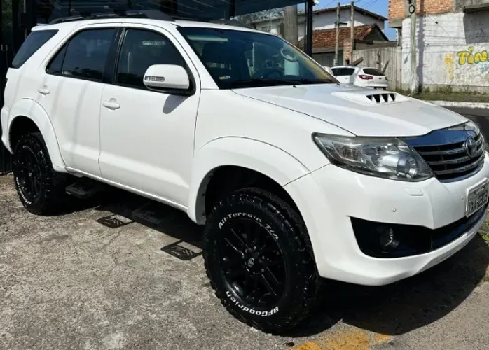 Toyota Hilux SW4 SRV D4-d 4X4 3.0 TDI Dies. AUT 2015