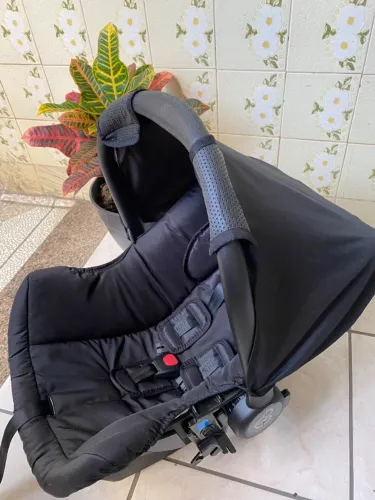 Bebê Conforto Galzerano Preto Semi Novo - Excelente Estado