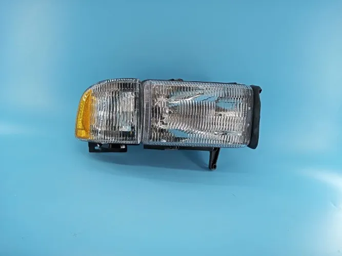 Farol Da Dodge Ram Ano:1994/2002 Marca Tyc