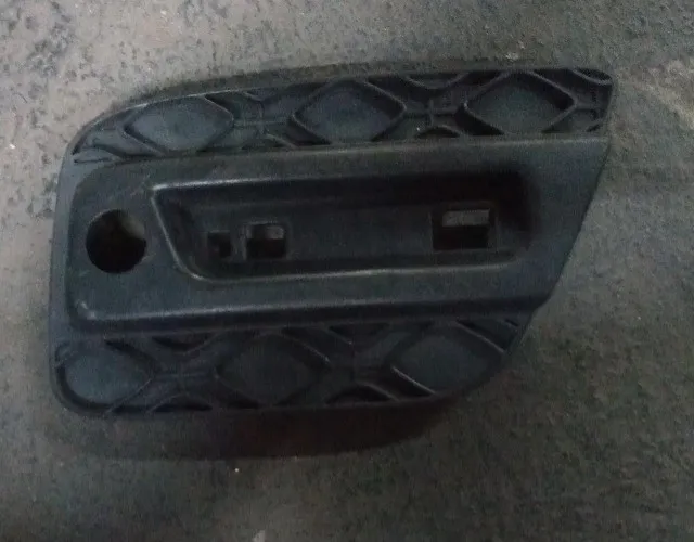 Renault Stepway moldura para choque traseiro 15/19.