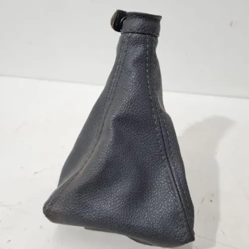 Capa Coifa Alavanca de Câmbio Triton L200 2008 a 2015
