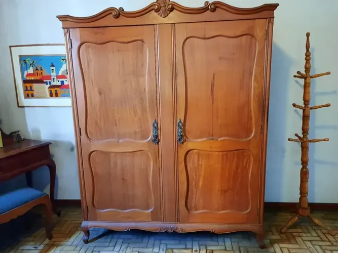 Jogo de Quarto Casal Completo.  Imbuia anos 40. Em perfeitas condições.  