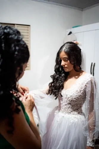 Vestido de noiva bordado com pedrarias - Tam. P