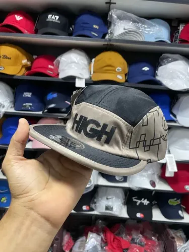 Boné five panel high