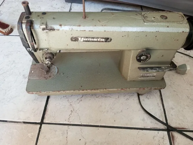 Máquina de costura industrial Yamata