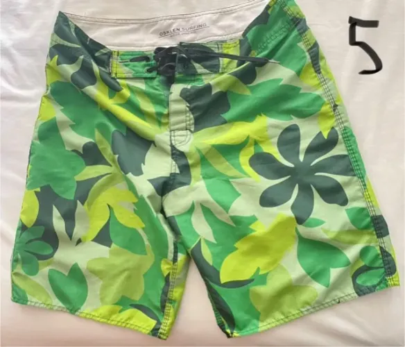 5 Bermudas surf de Marca semi novas pelo preço de 1