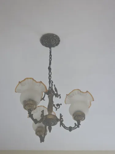 Lustre medieval antigo de bronze