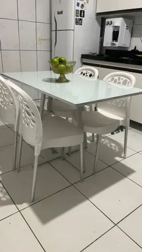 Mesa de Jantar ( não acompanha cadeiras)