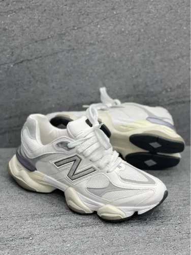 Tênis New Balance 9060