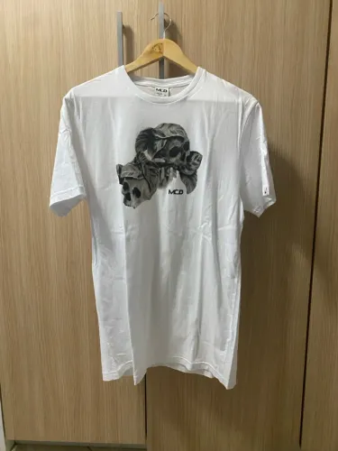 Camiseta MCD com estampa de caveiras - Tam G