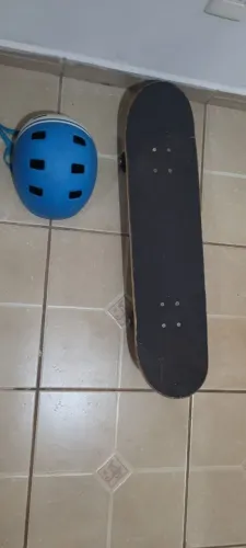 Skate com capacete da Decathon parcelo