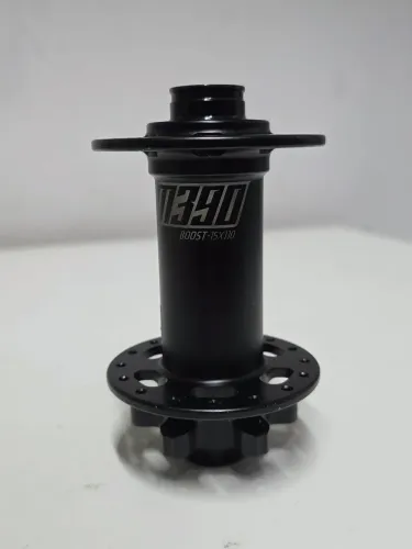 Cubo Boost Koozer Xm390 15x110 Dianteiro 32 Furos.