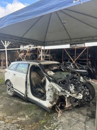 Sucata Range Rover Velar P300 2.0 Gasolina 2020 para retirada de peças