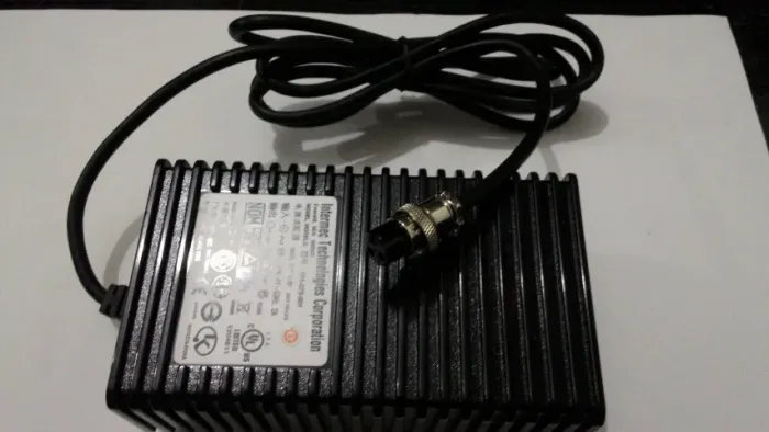 Fonte intermec technologies 12 volts 6 amp