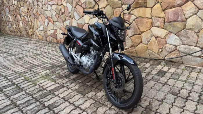 Honda CG 160 Fan, preta, 2025/2025, com 1.010 km rodados, na garantia de fábrica