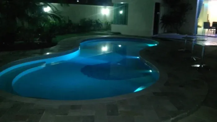 CONSTRUÇÃO DE PISCINAS E EDÍCULA
