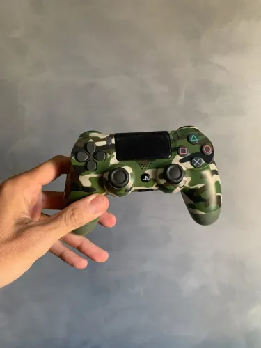 Controle Camuflado PS4 original seminovo