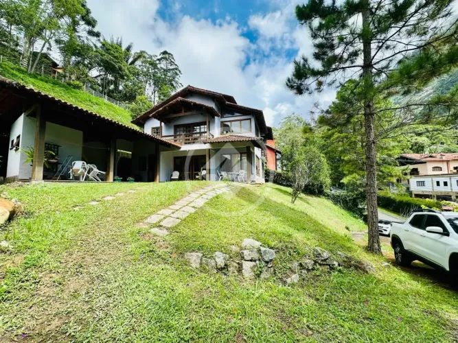 Casa no condomínio da CBF, 4 suítes, Comary, Teresópolis/RJ codigo: 110978