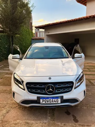 Mercedes 2018/2019 Linda