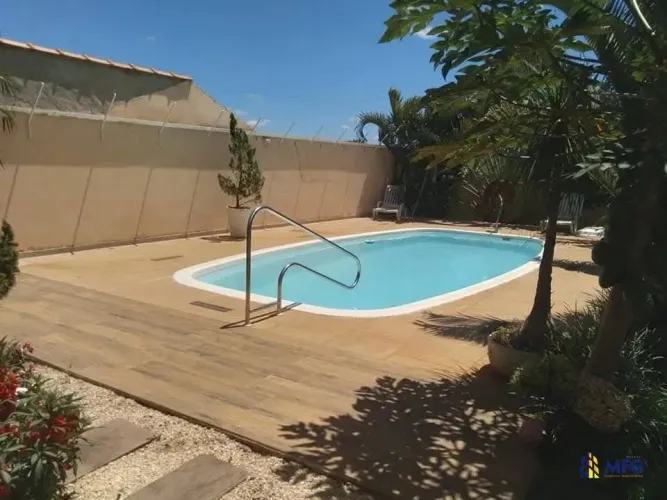 Chácara com piscina em Barão de Antonina SP