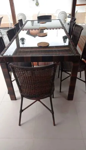 Mesa de Jantar em Fibra Sintética com Vidro