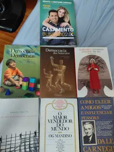 Vendendo livros auto ajuda , ética e ficção