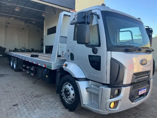 Ford cargo 2429 2015 prancha