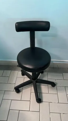 Mocho preto couro atendimento Estático ou ambulatorial