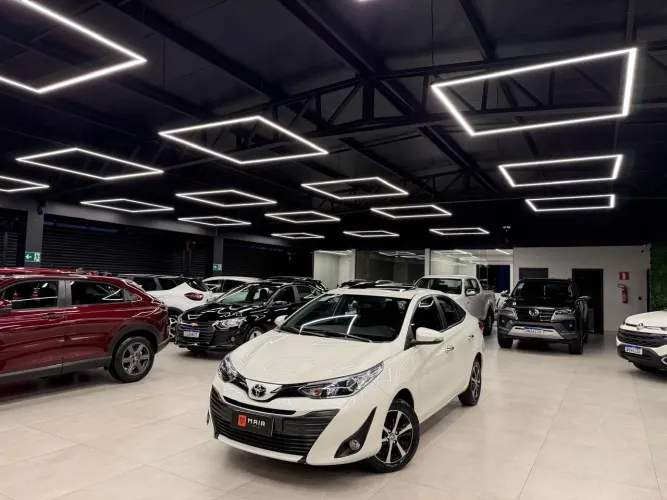 Yaris XLS Sedan 1.5 Aut C/ Teto 23mil KM