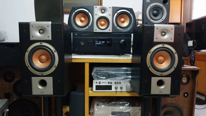 Systema de caixas de som jbl S.26 120watts 8 olmes. 1 cxs. Central e 2 cxs.surrund.