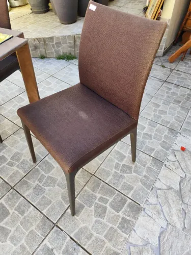 Mesa de jantar quadrada 