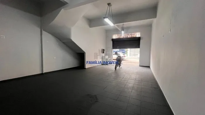 Loja para alugar de frente 5,00 X 12,00 Vila Mathias Santos SP