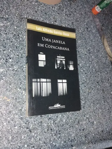 Livro Uma janela em Copacabana / Luiz Alfredo Garcia 