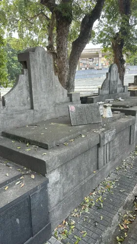 Jazigo Perpétuo Cemitério São Francisco Xavier (Caju) - Q64