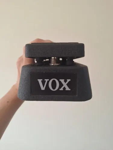 Pedal de efeito wah-wah para guitarra