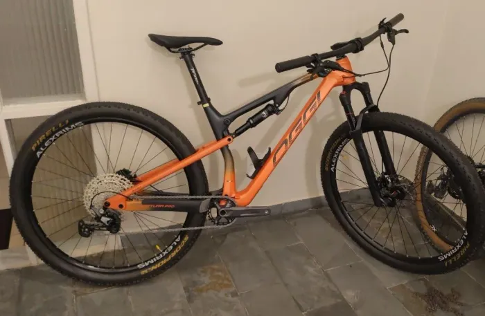Bike MTB Oggi Cattura Pro T-20 Carbon Full Suspension tam. M