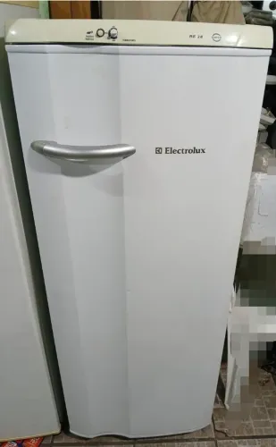 Geladeira Electrolux RE28