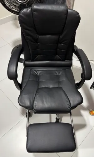 Cadeira escritório massageadora.