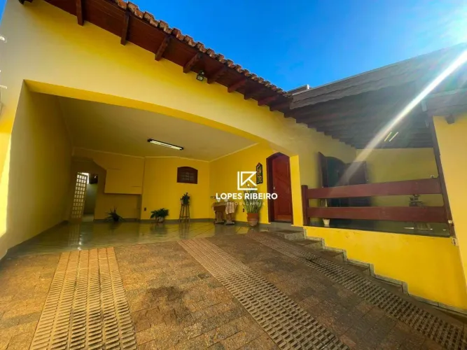 Casa com 3 dormitórios à venda, 230 m² por R$ 690.000 - Residencial Furlan - Santa Bárbara