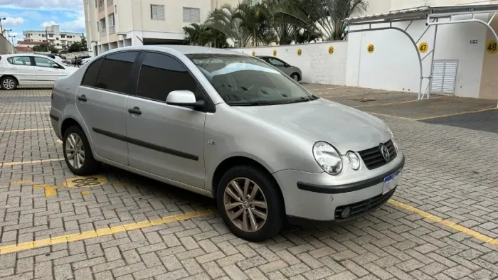 Volkswagen Polo Sedan 1.6 MI 101cv 8V 4P 2005