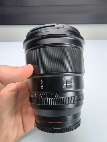 Lente Viltrox 75mm 1.2 para Sony