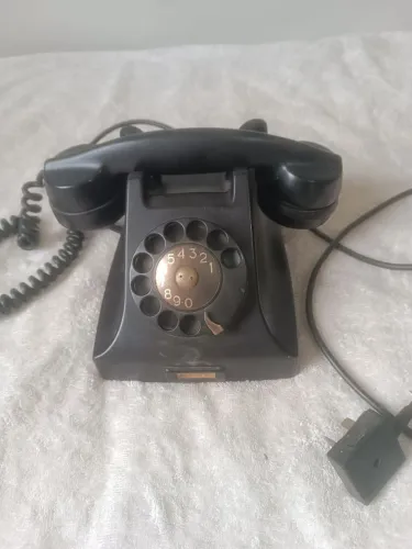 Telefone ERICSSON antigo preto de baquelite perfeito estado.