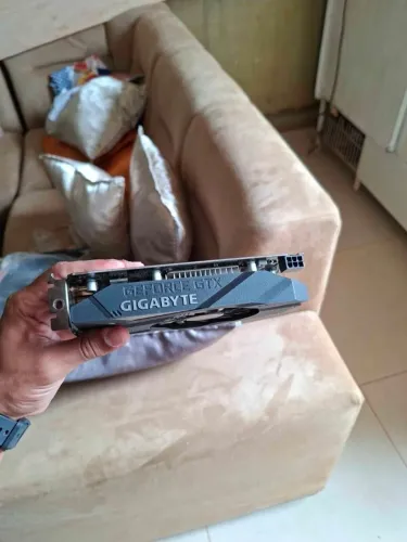PLACA DE VIDEO GIGABYTE GTX 1650 SUPER 4G