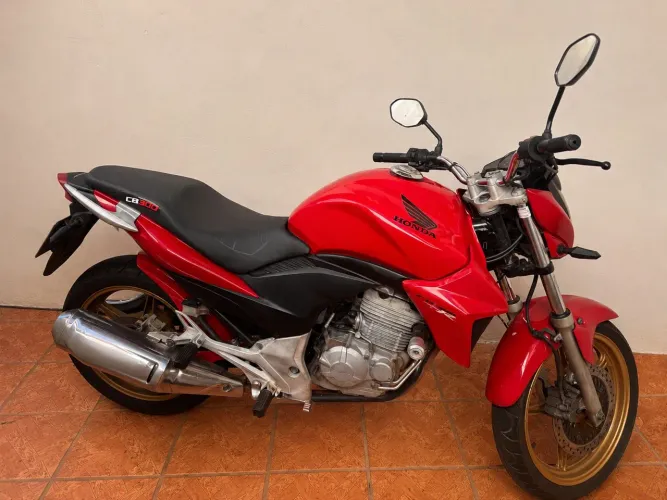 CB 300