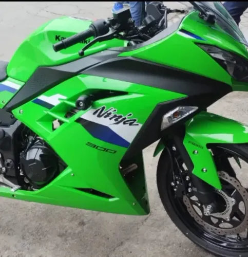 Vendo Kawasaki Ninja 300 Verde 2026 Baixa kilometragem