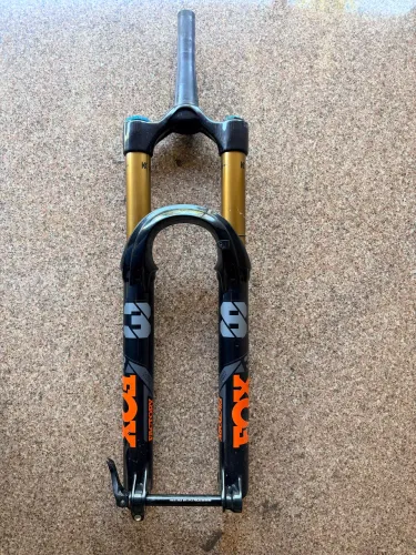 Suspensão Fox 38 grip2 kashima 160mm