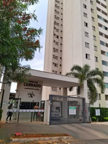 Aluga-se apartamento 14º andar 3 quartos - Condomínio Portal do Cerrado no setor Negrão de