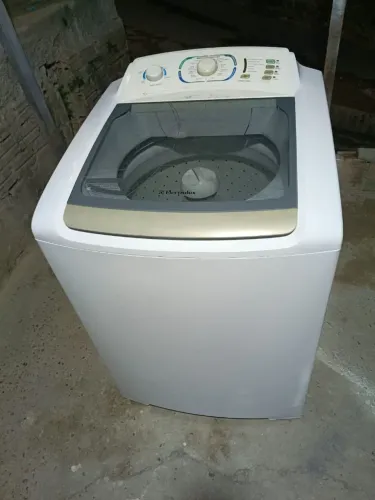 Máquina de lavar roupas Electrolux 15 kilos